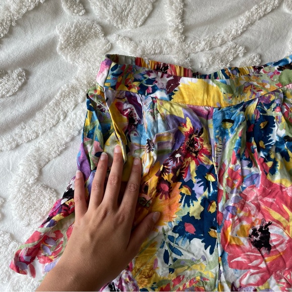 Floral Summer shorts - Picture 2 of 6